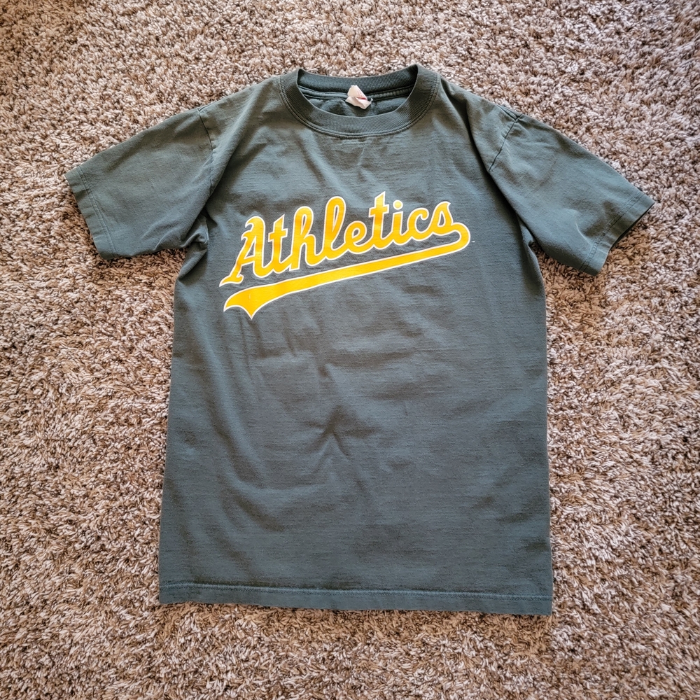 Oakland Athletics 100% Cotton Sporty Olive Green Yellow Baseball Graphic Tee Vtg
